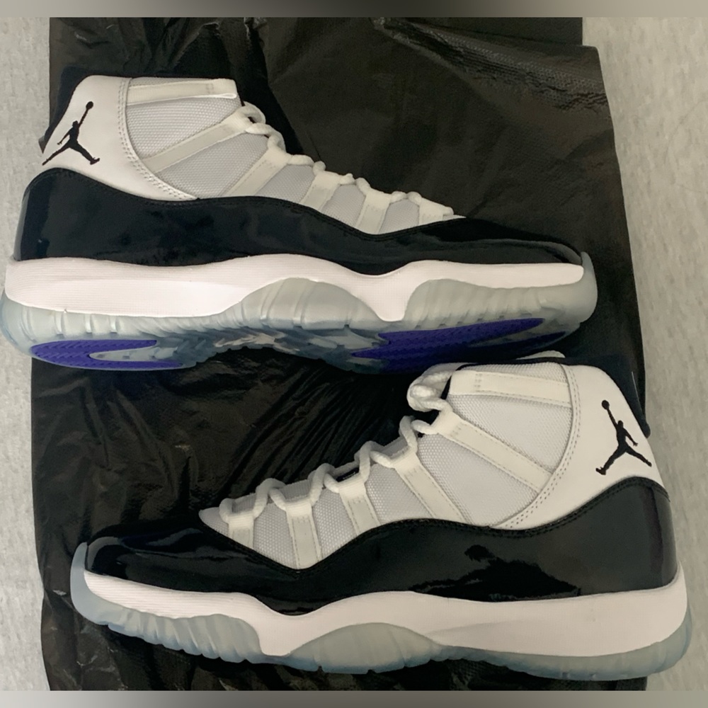 Jordan 11 Concords - Picture 2 of 3
